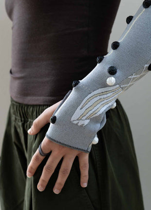 manchon_bras_acu-do_Gris_Sable_douleurs bras_douleurs épaules_tendinites_tennis_elbow_douleurs_massage_shiatsu_do-in_auto massage_acupression_compression